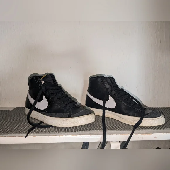 Men's Nike Blazer Mid '77 Size 8.5 - Picture 2 of 4